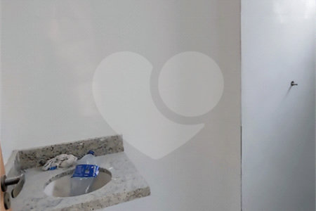 Sobrado à venda com 3 quartos, sendo 1 suíte, em Vila Granada, São Paulo, SP