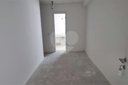 Apartamento à venda com 3 suítes em Moema, São Paulo, SP