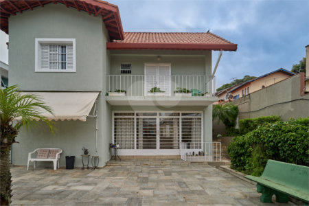 Sobrado à venda com 4 quartos, sendo 1 suíte, em Brooklin Velho, São Paulo, SP