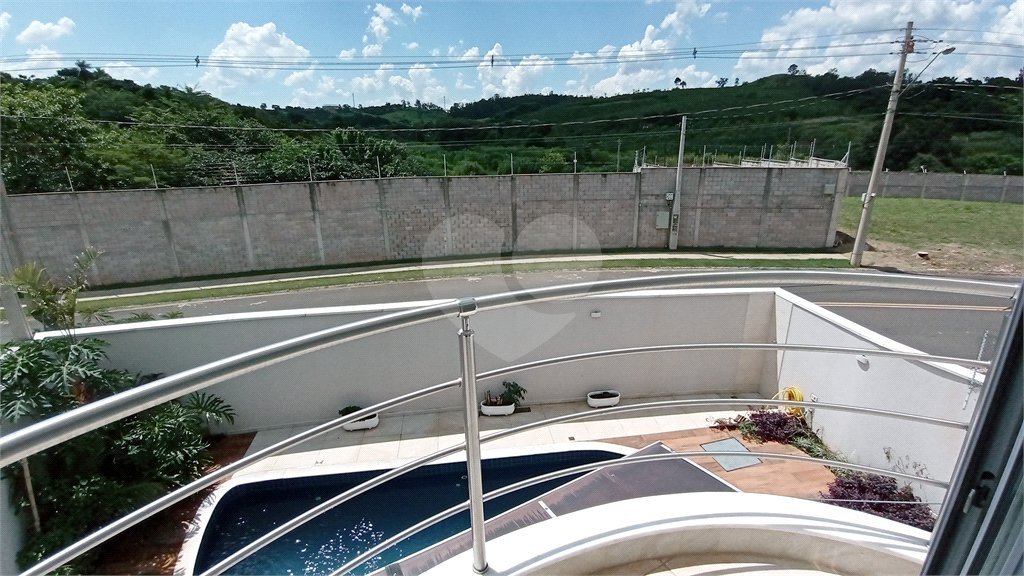 Casa à venda com 3 suítes no condomínio Vila do Sol, Valinhos - SP