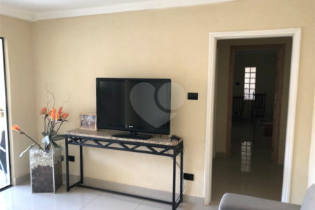 Casa à venda com 4 quartos, sendo 2 suítes, no condomínio Zuleika Jabour, Salto - SP