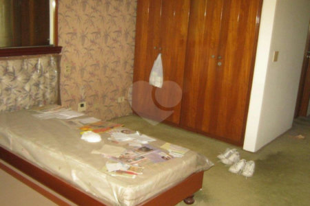 Sobrado à venda com 7 quartos, sendo 4 suítes, em Jardim Petrópolis, São Paulo, SP