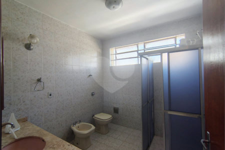 Casa à venda com 3 quartos, sendo 1 suíte, em Vila Vianelo, Jundiaí, SP