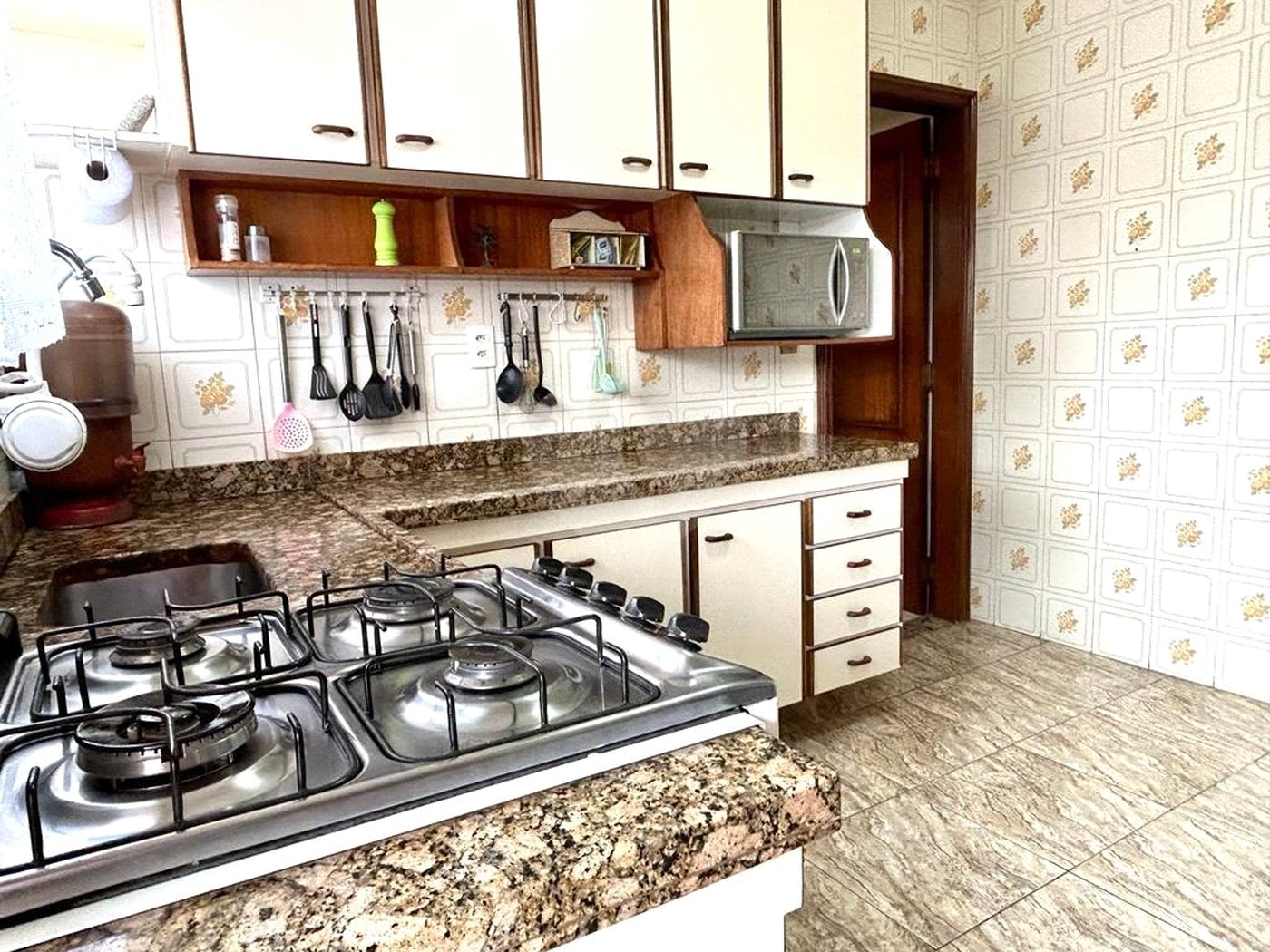 Casa à venda com 5 quartos, sendo 1 suíte, em Vila Mazzei, São Paulo, SP