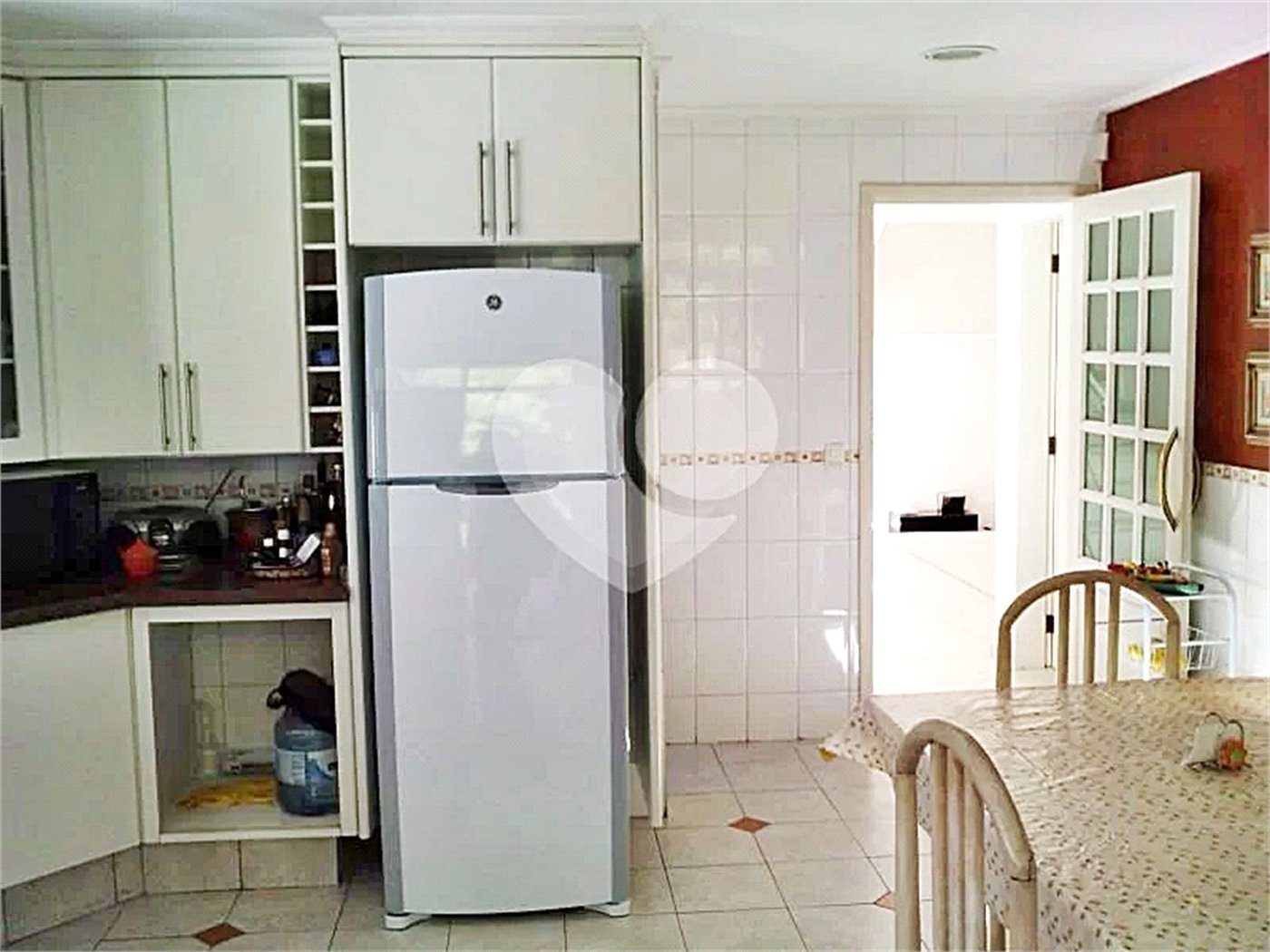 Sobrado à venda com 4 quartos, sendo 3 suítes, em Tremembé, São Paulo, SP