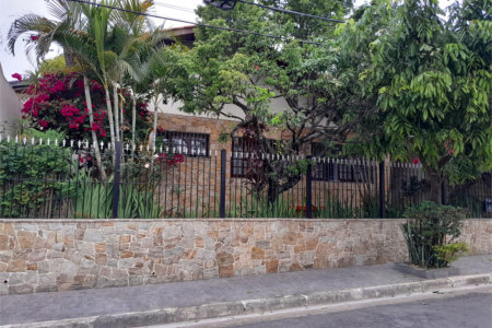 Casa Térrea à venda com 4 quartos, sendo 1 suíte, em Parque Continental, São Paulo, SP