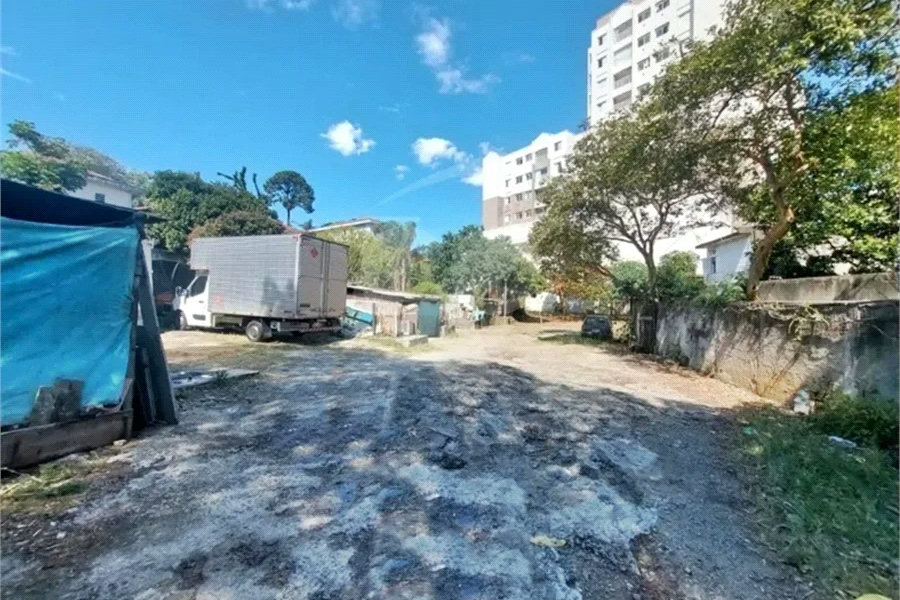 Terreno à venda em Vila Nivi, São Paulo, SP