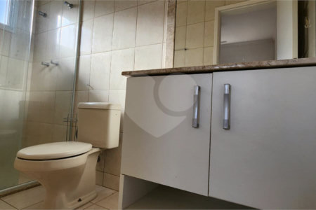 Casa à venda com 3 suítes no condomínio Recanto dos Paturis, Vinhedo - SP
