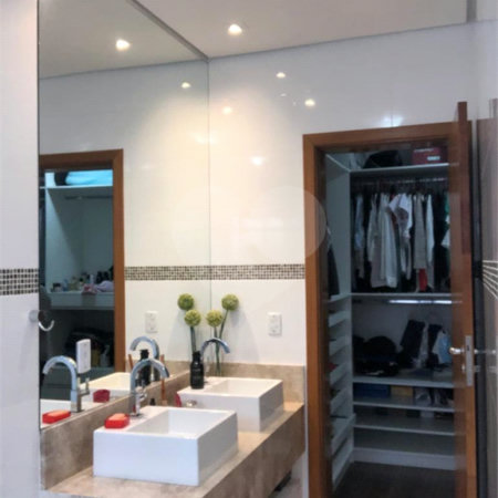 Casa à venda com 3 quartos, sendo 1 suíte, no condomínio Golden Park, Sorocaba - SP