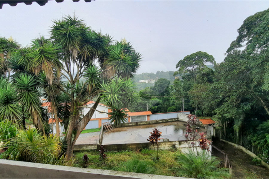 Casa à venda com 3 quartos, sendo 1 suíte, no condomínio Alpes da Cantareira, Mairiporã - SP
