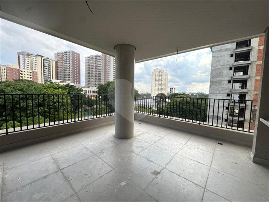 Apartamento à venda com 3 suítes em Vila Clementino, São Paulo, SP