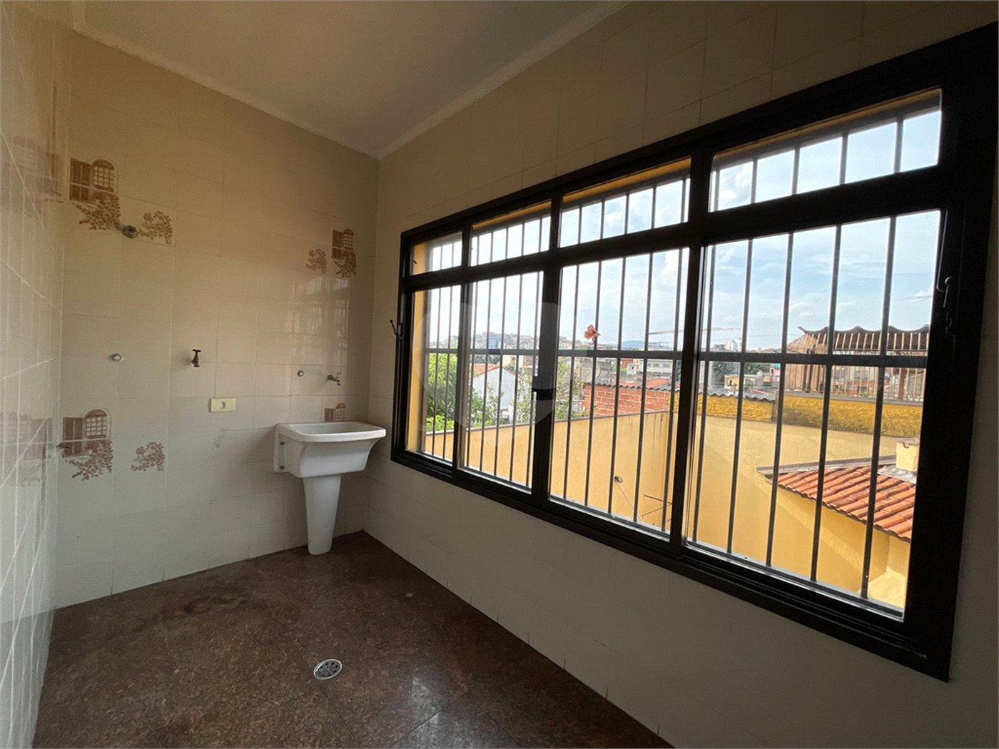 Sobrado à venda com 4 quartos, sendo 1 suíte, em Vila Nova Cachoeirinha, São Paulo, SP