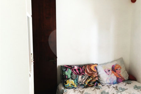 Sobrado à venda com 4 quartos, sendo 1 suíte,  em Vila Gomes, São Paulo, SP