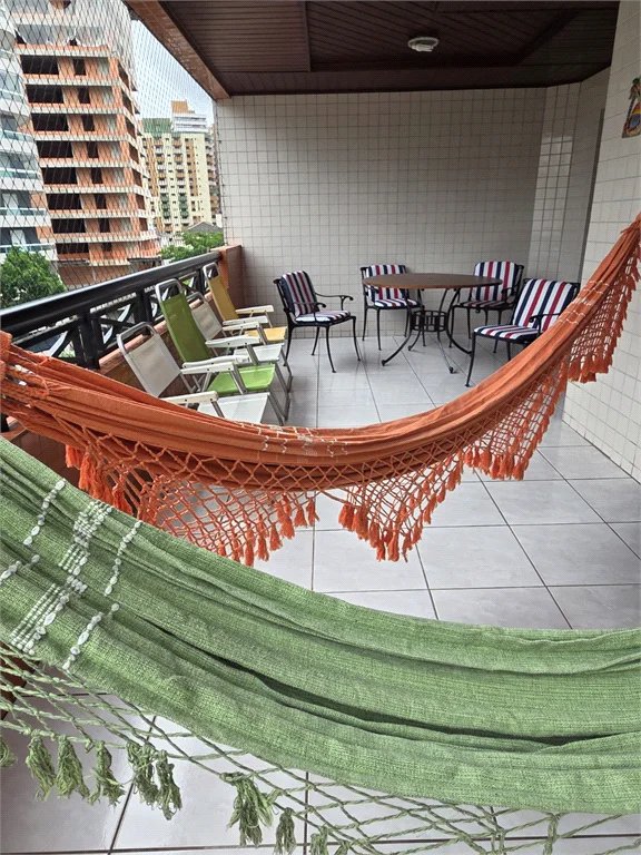 Apartamento à venda com 2 quartos, sendo 1 suíte,  em Canto do Forte, Praia Grande, SP