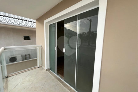 Casa à venda com 4 quartos, sendo 2 suítes, no condomínio Pedra Mar, Rio de Janeiro - RJ