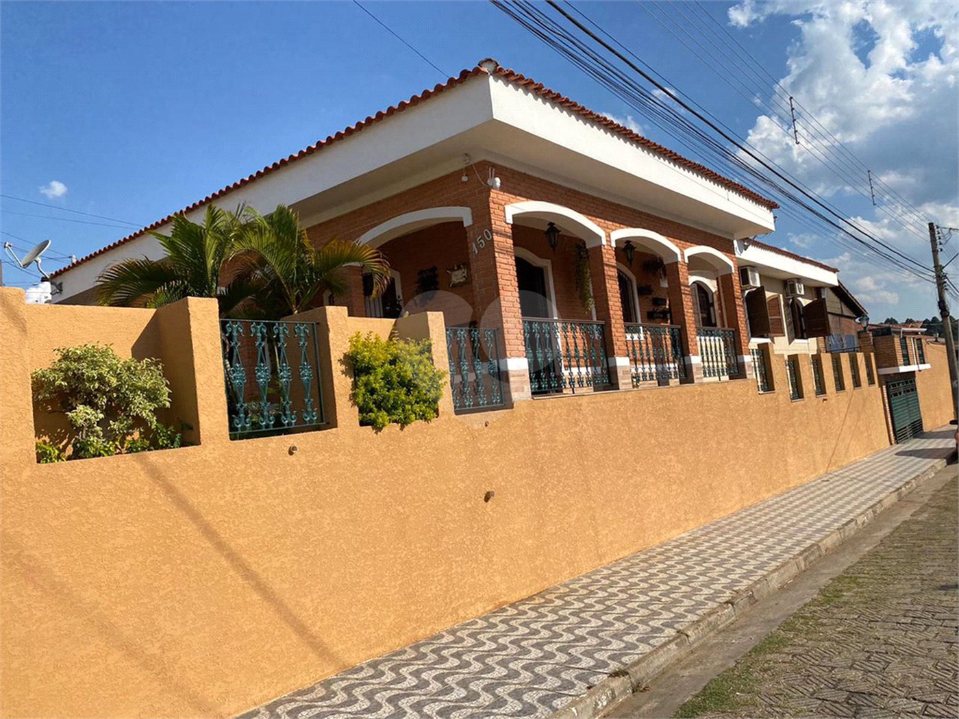 Casa à venda com 3 quartos, sendo 1 suíte, no Centro, Bom Jesus dos Perdões, SP
