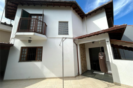 Sobrado à venda com 5 quartos, sendo 1 suíte, em Jardim Marisa, São Paulo, SP