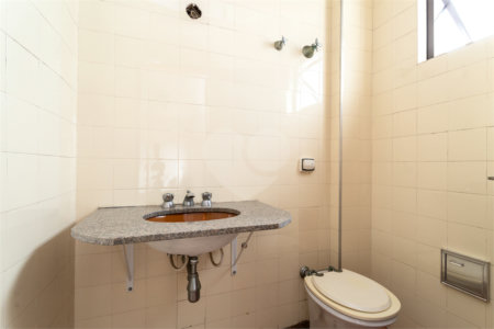 Casa à venda com 4 quartos, sendo 3 suítes, em Vila Mariana, São Paulo, SP
