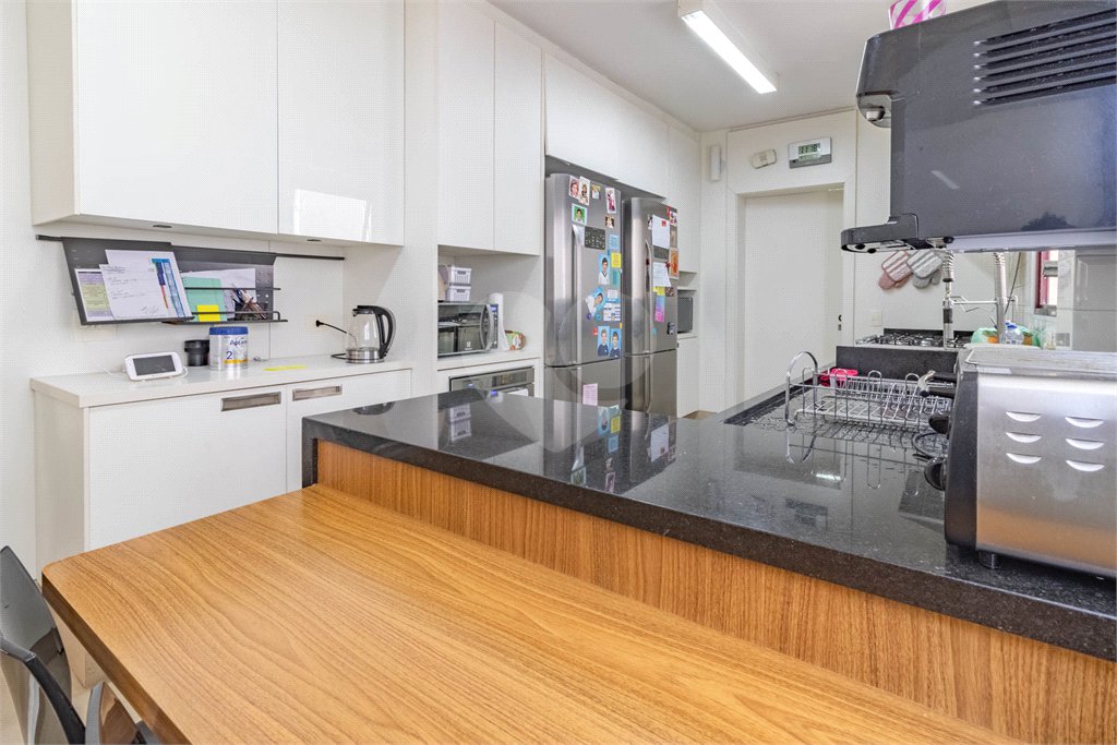 Apartamento à venda com 4 quartos, sendo 3 suítes, em Santa Cecília, São Paulo, SP
