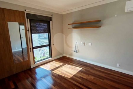 Duplex para alugar com 3 suítes em Real Parque, São Paulo, SP