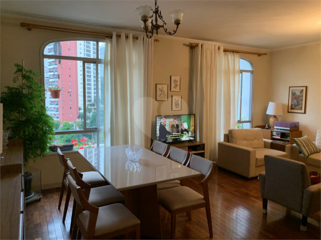 Apartamento à venda com 3 quartos, sendo 1 suíte,  em Jardim Marajoara, São Paulo, SP