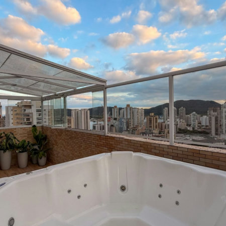 Cobertura Duplex com Vista para o Mar | 3 Suítes, SPA Privativo, Porteira Fechada e Lazer Completo
