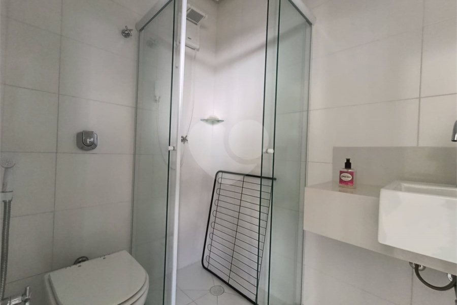 Apartamento para alugar com 3 suítes em Jardim Virgínia, Guarujá, SP