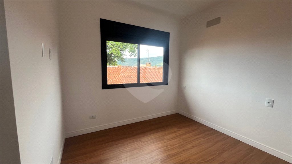 Casa à venda com 3 suítes no condomínio Village Itaguaçu, Atibaia - SP