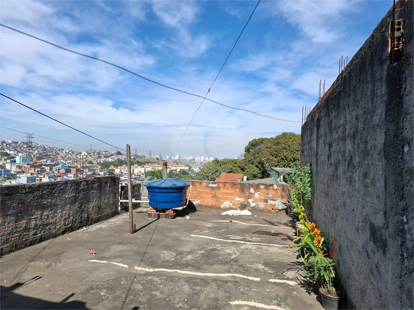 Sobrado à venda com 3 quartos, sendo 1 suíte, em Tremembé, São Paulo, SP