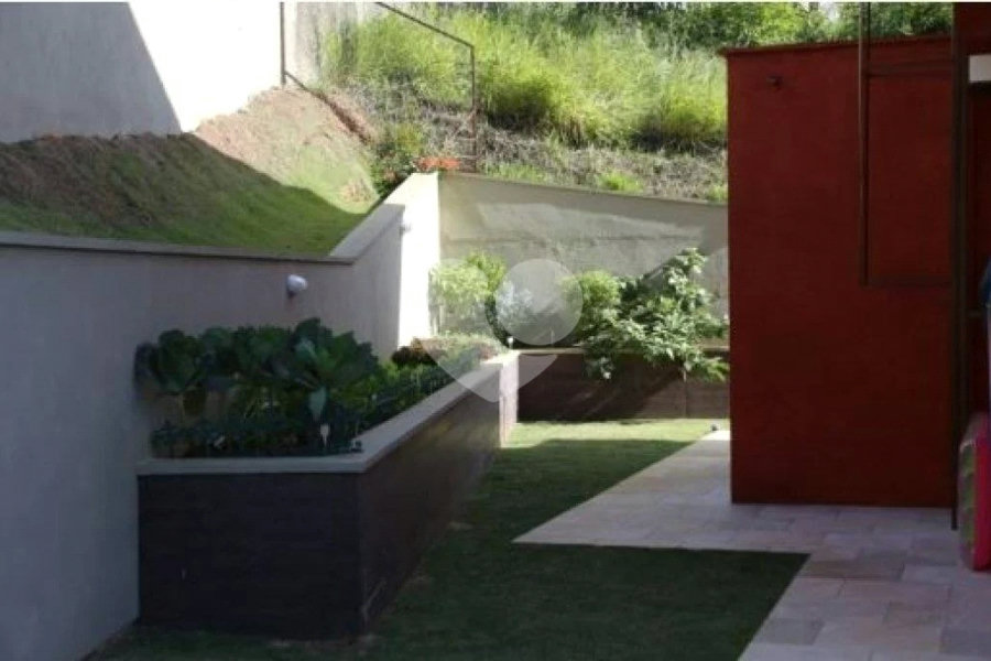 Casa à venda com 4 suítes no condomínio Suíça da Cantareira, Mairiporã - SP