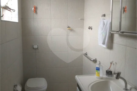 Sobrado à venda com 3 quartos em Vila Nivi, São Paulo, SP
