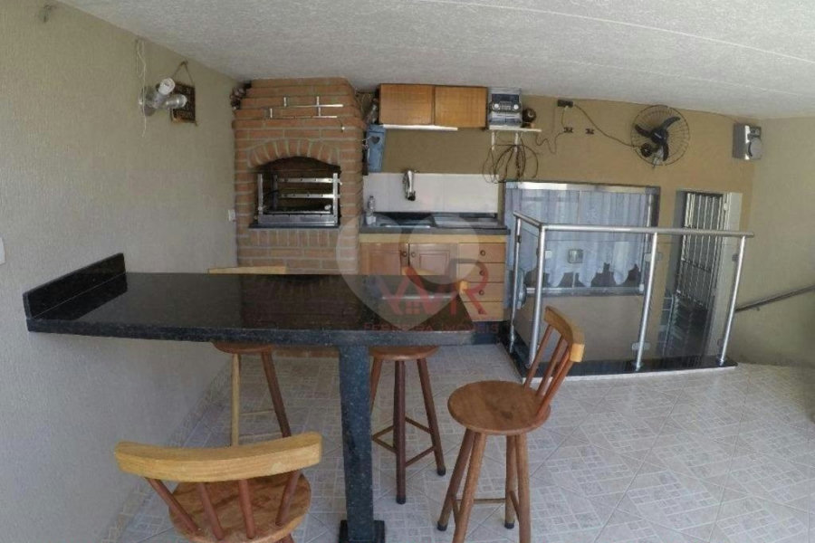 Sobrado à venda com 4 quartos em Artur Alvim, São Paulo, SP