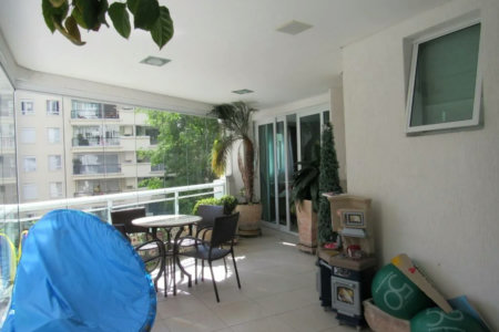 Apartamento à venda com 3 suítes em Real Parque, São Paulo, SP