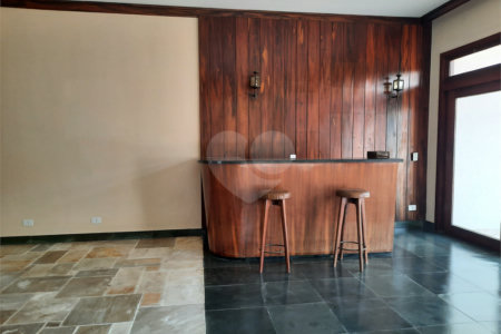 Casa Térrea à venda com 3 suítes em Interlagos, São Paulo, SP