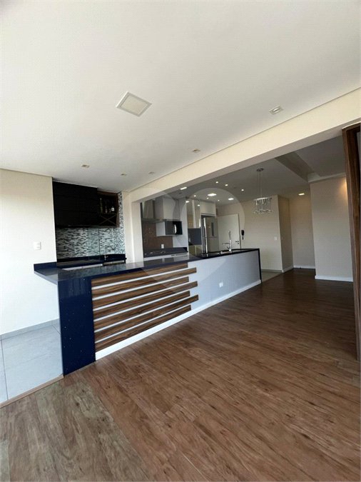 Apartamento à venda com 3 quartos, sendo 1 suíte,  em Vila Suissa, Mogi das Cruzes, SP