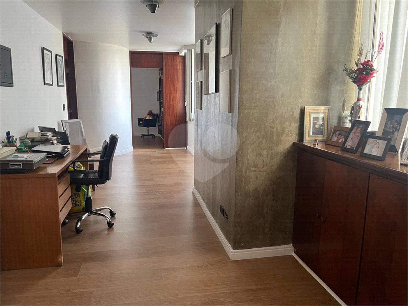 Casa à venda com 4 quartos, sendo 3 suítes, no condomínio Vitoria Regia, São Paulo - SP