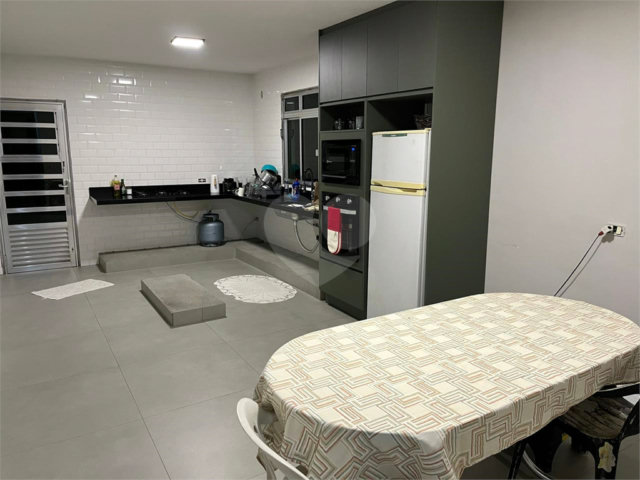 Sobrado à venda com 3 quartos em Jaraguá, São Paulo, SP