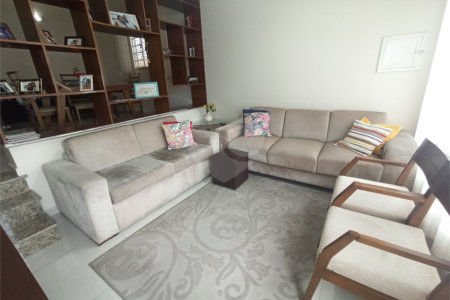 Casa à venda com 3 quartos, sendo 2 suítes, em Parada Inglesa, São Paulo, SP