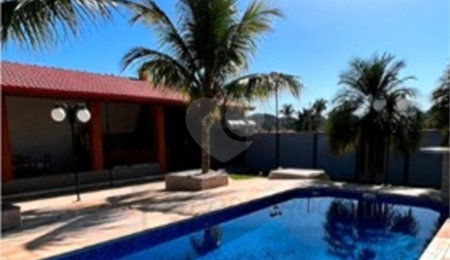 Casa à venda com 3 quartos, sendo 1 suíte,  no condomínio Zuleika Jabour, Salto - SP