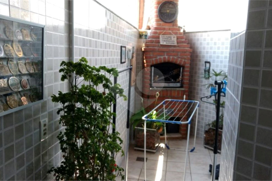 Casa à venda com 3 quartos, sendo 1 suíte, no condomínio Residencial Água Fria, São Paulo - SP