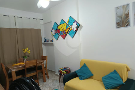 Apartamento à venda com 1 quarto em Maracanã, Praia Grande, SP