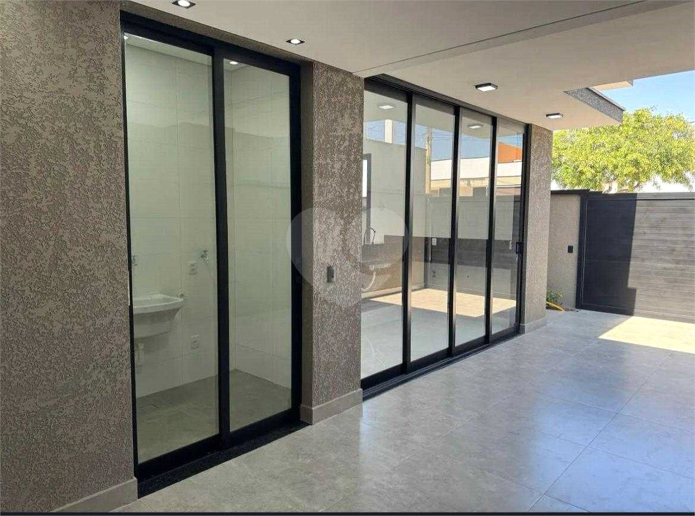 Casa à venda com 3 quartos, sendo 1 suíte,  no condomínio Terras de São Francisco, Sorocaba - SP