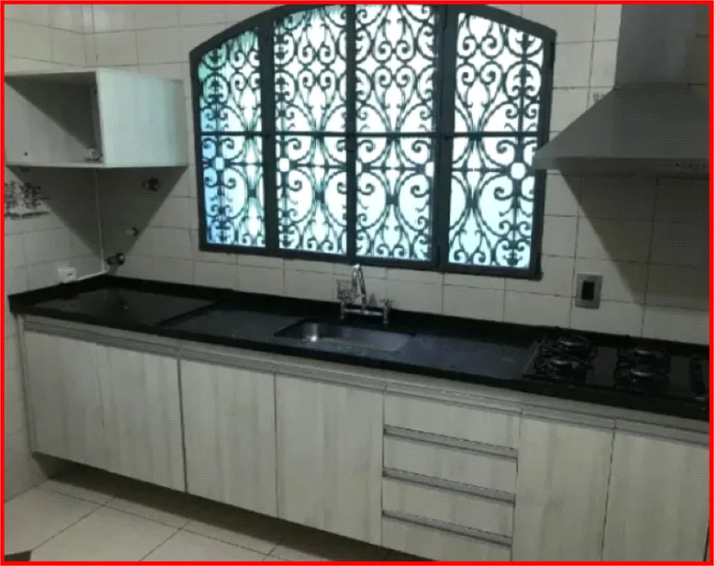 Sobrado à venda com 3 quartos, sendo 1 suíte, em Ferreira, São Paulo, SP
