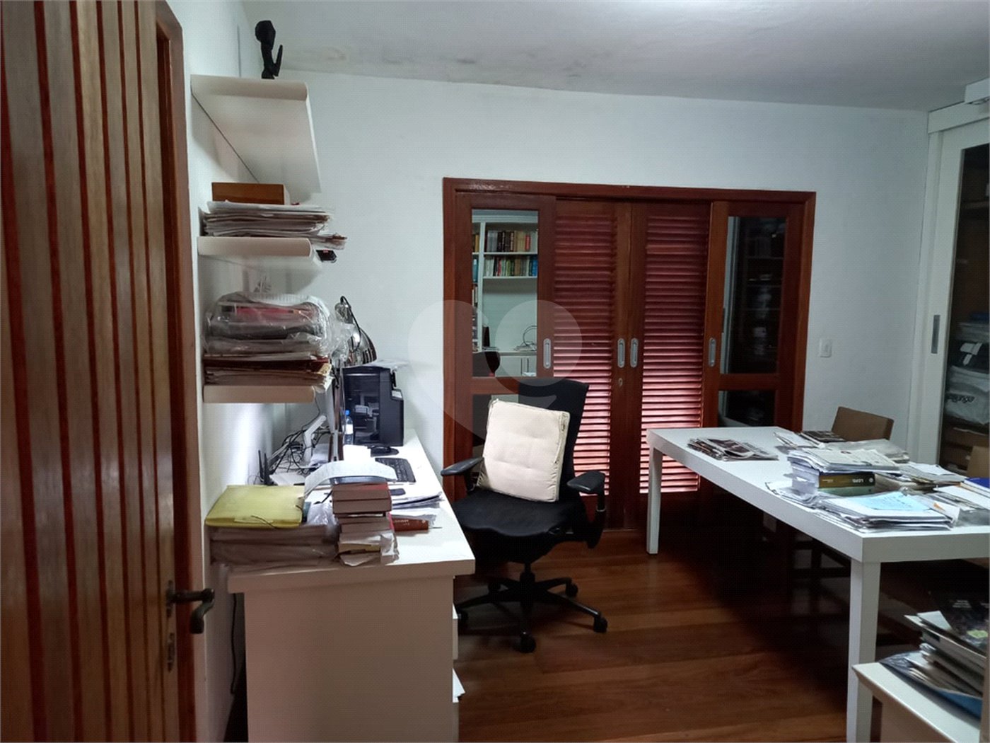Casa à venda com 5 quartos, sendo 4 suítes, em Jardim São Bento, São Paulo, SP
