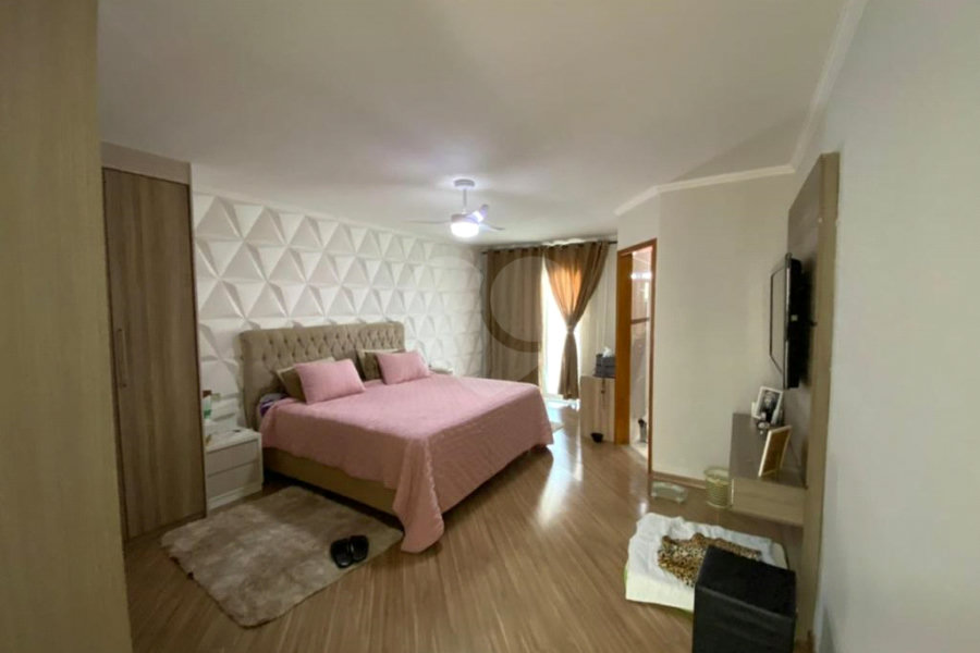Sobrado à venda com 4 quartos, sendo 2 suítes, em Vila Alpina, Santo André, SP