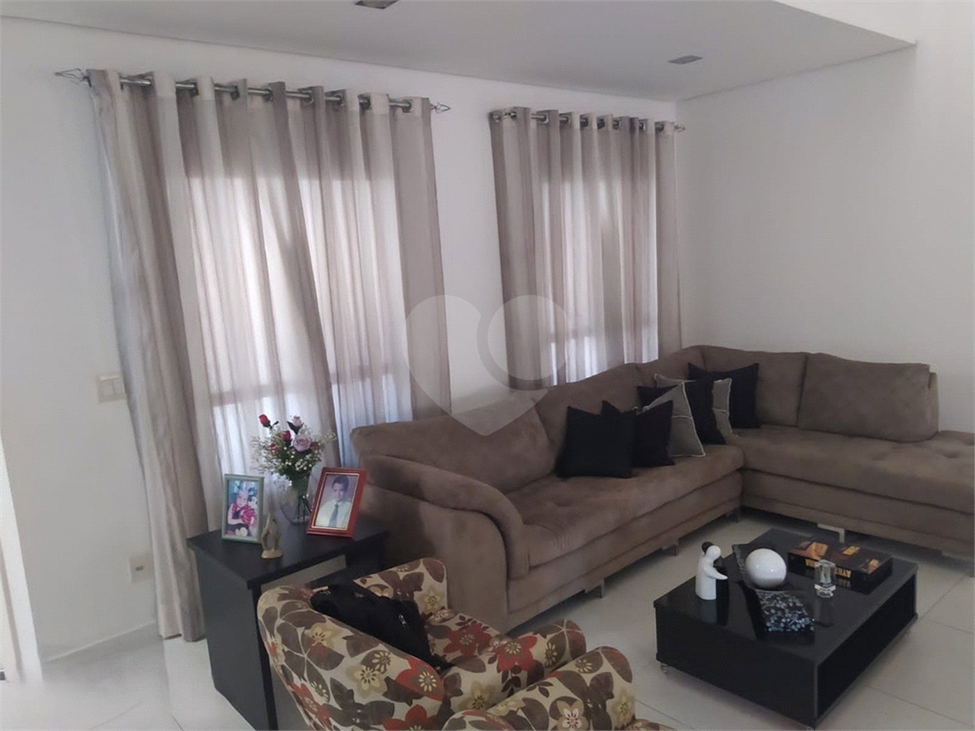 Casa à venda com 3 quartos, sendo 2 suítes,  no condomínio Ibiti Royal Park, Sorocaba - SP