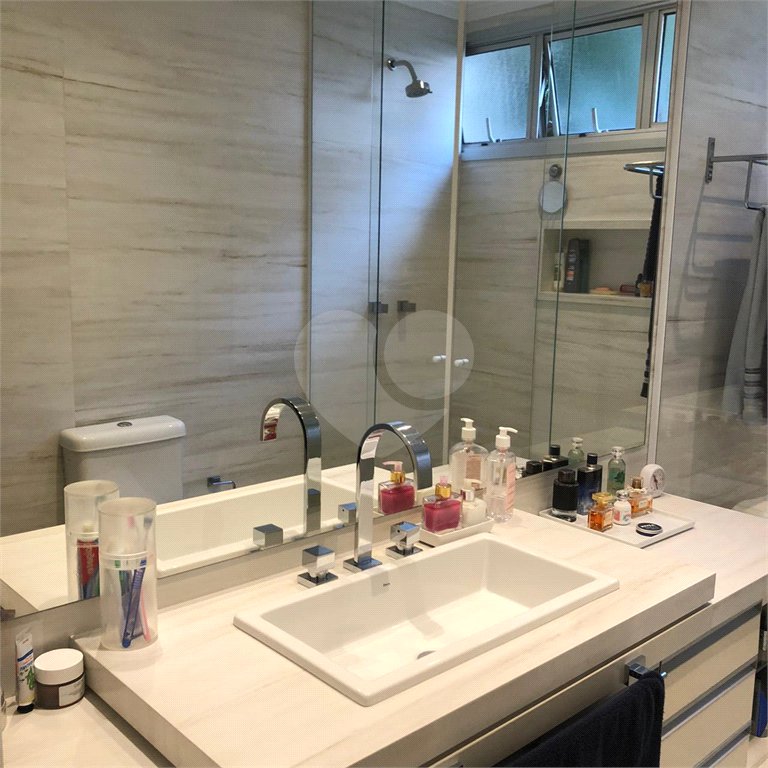 Apartamento à venda com 4 quartos, sendo 3 suítes, em Alto da Boa Vista, São Paulo, SP
