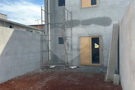Sobrado à venda com 2 suítes, em Jardim Casa Branca, Suzano, SP
