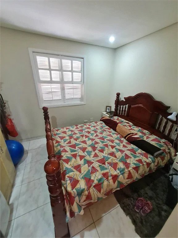 Casa à venda com 3 quartos, sendo 1 suíte,  no condomínio Moradas do Ipê, São Paulo - SP