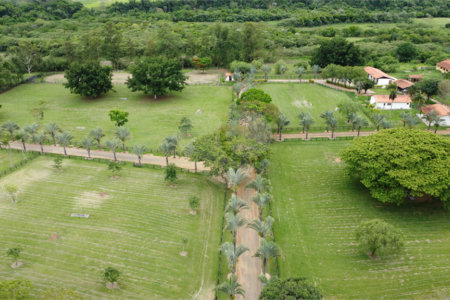 Casa à venda com 8 quartos, sendo 4 suítes, no condomínio Santa Filomena, Salto - SP
